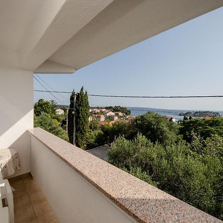 Apartments Mladenka In Banjol Kültér fotó