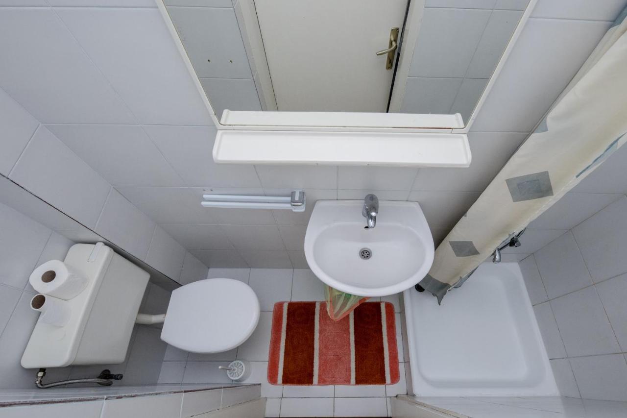 Apartments Mladenka In Banjol Kültér fotó
