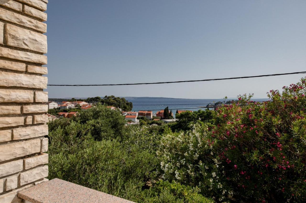 Apartments Mladenka In Banjol Kültér fotó