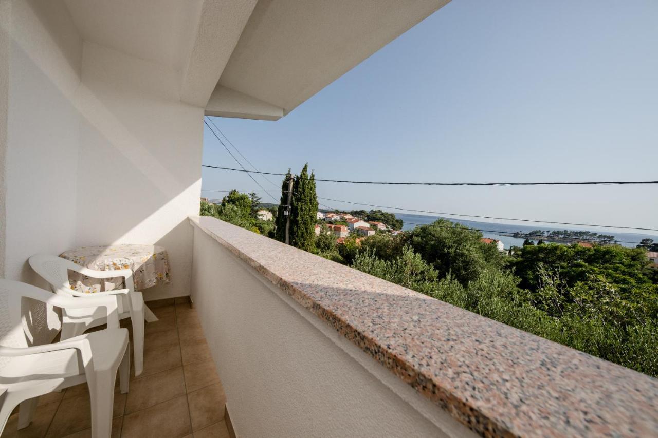 Apartments Mladenka In Banjol Kültér fotó