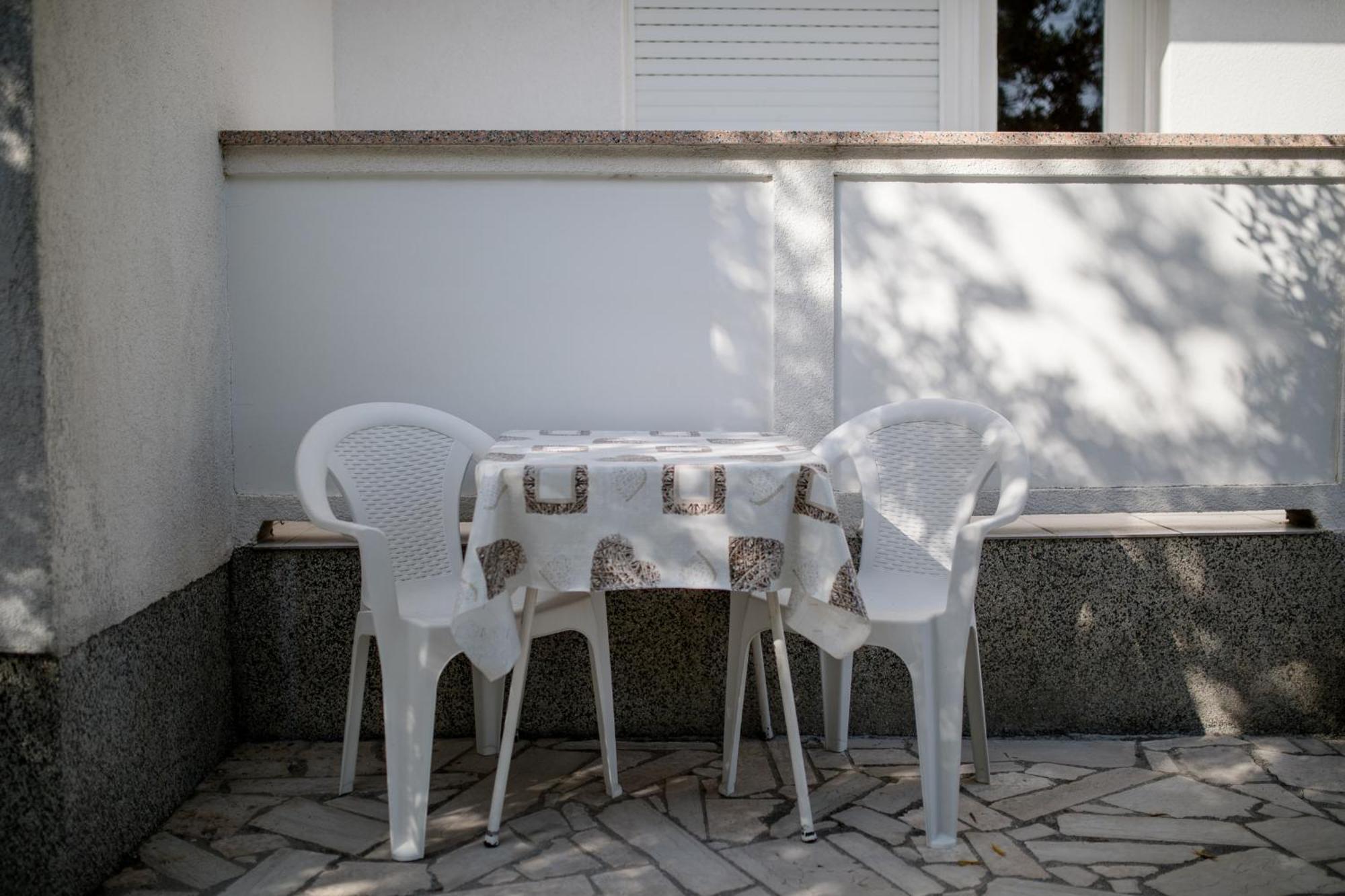 Apartments Mladenka In Banjol Szoba fotó
