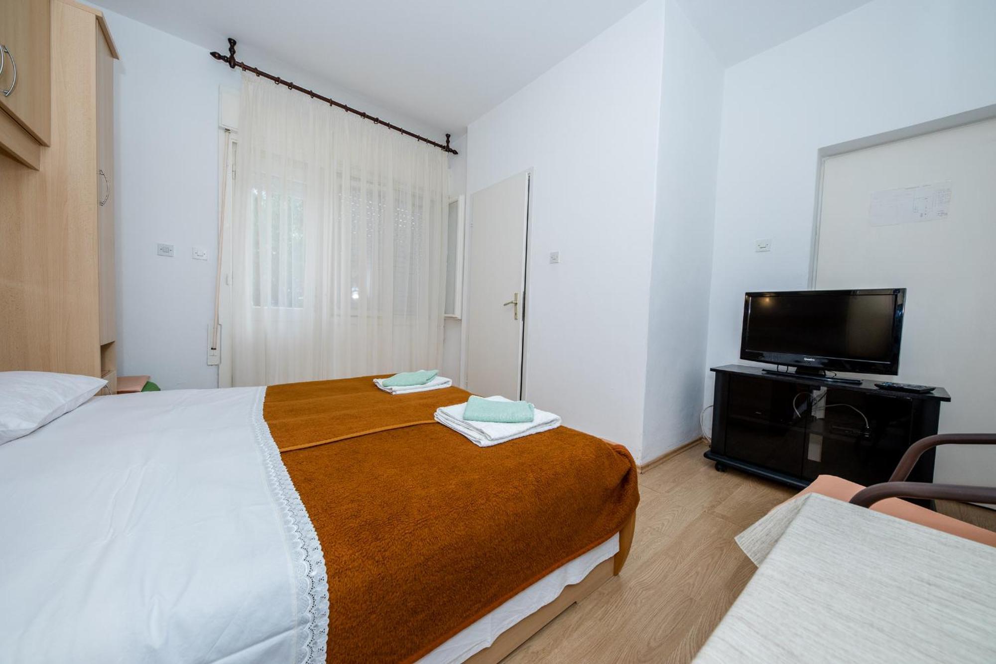Apartments Mladenka In Banjol Szoba fotó